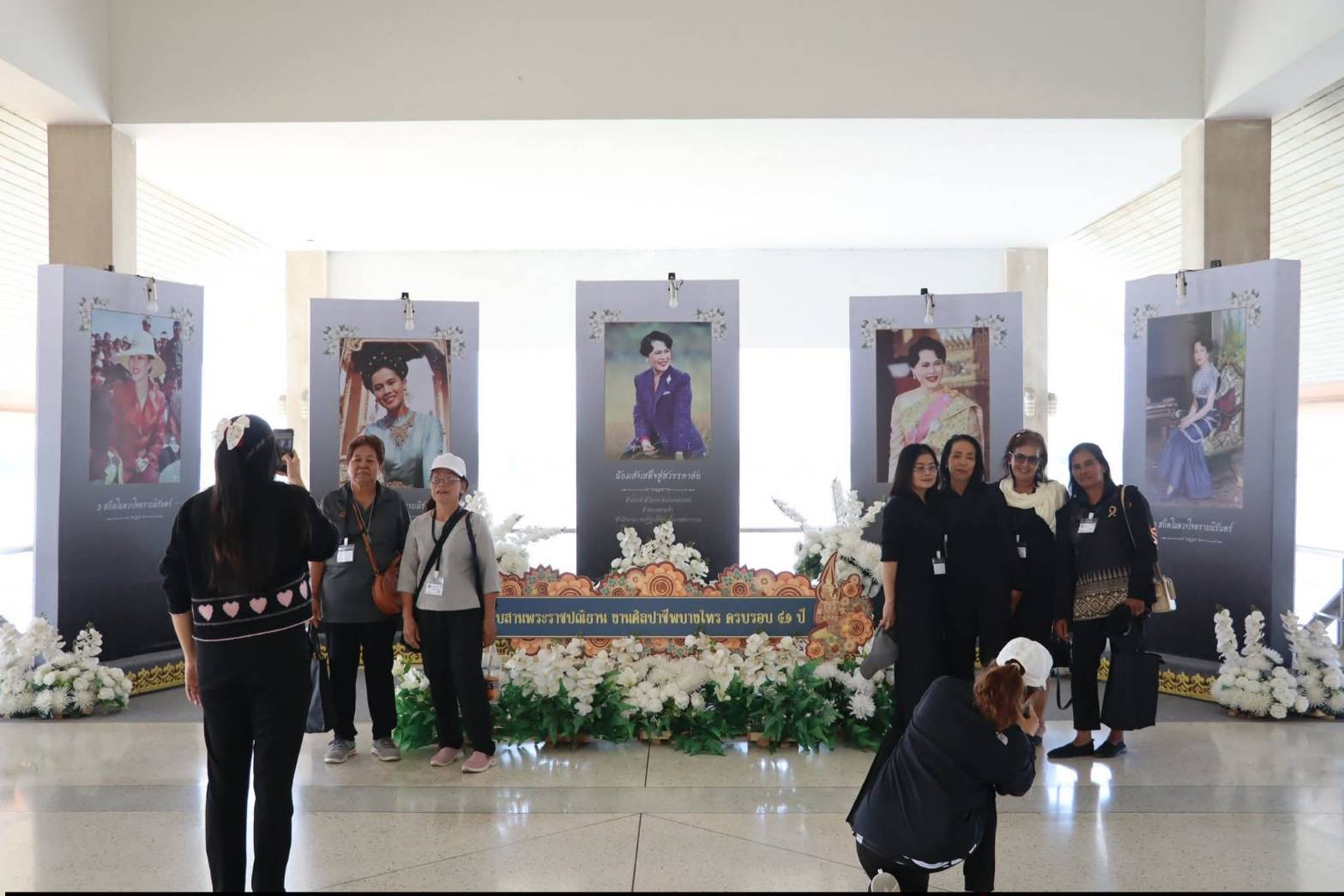 title - เที่ยวอยุธยา อย่าลืมแวะเข้ามาชมงานศิลปหัตถกรรมและงานศิลป์ ที่ ศูนย์ส่งเสริมและพัฒนาพัฒนาอาชีพเสริมนอกภาคการเกษตร (ศูนย์ศิลปาชีพบางไทรฯ (เดิม))